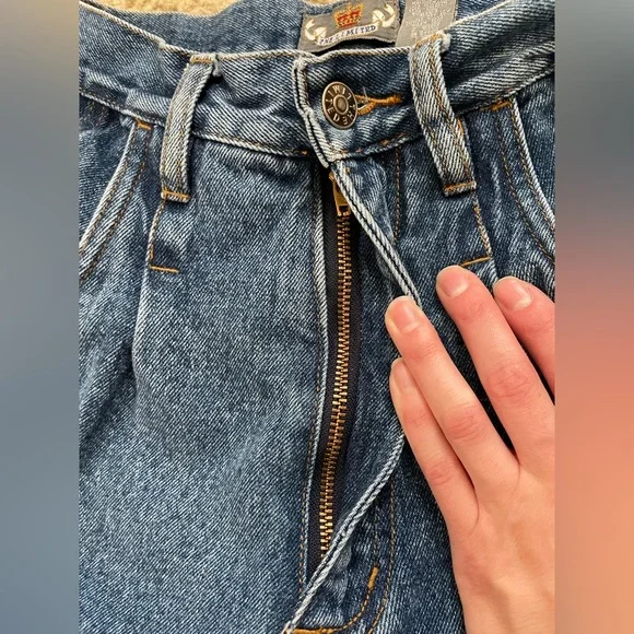 Vintage The Limited Cut-Off Pleated High Rise Blue Jean Shorts with Back Yoke - Picture 10 of 16